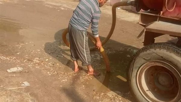 جانب من  رفع المياه