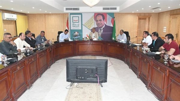 محافظ الفيوم يتابع