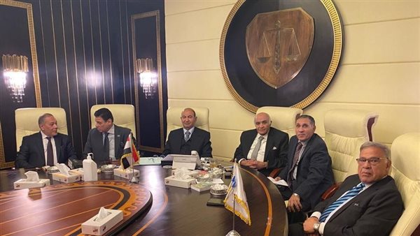 اللجنة المشرفة على