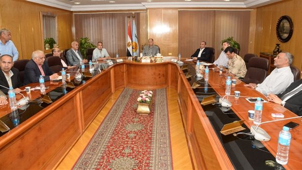 محافظ أسيوط خلال