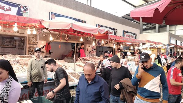 توافد زوار ومواطنو