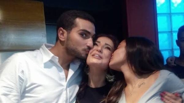 أمل رزق وابنتها والشرنوبي