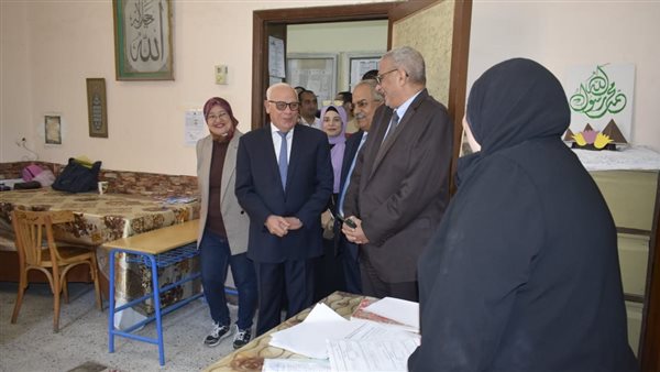 محافظ بورسعيد خلال