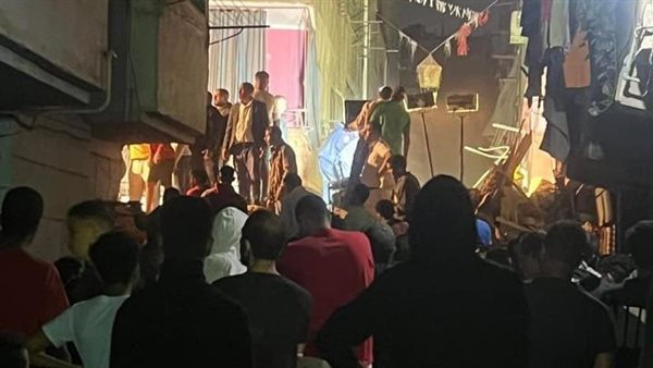 جانب من انهيار عقار