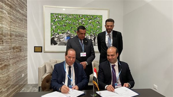 جانب من مراسم التوقيع