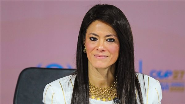  وزيرة التعاون 