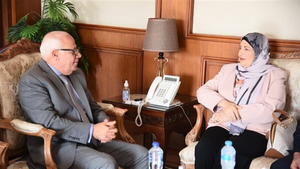 محافظ بورسعيد يستقبل