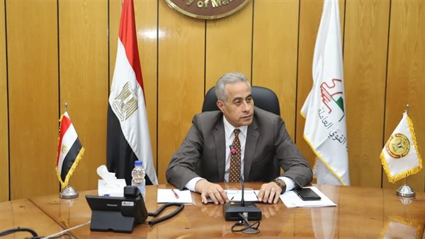 حسن شحاتة وزير القوى