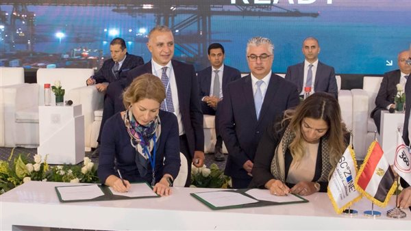 جانب من مراسم التوقيع