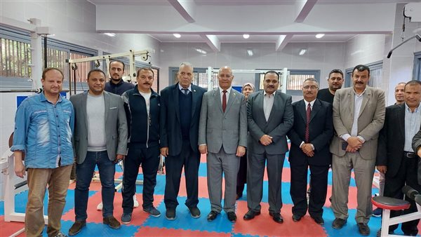 رئيس جامعة بنها يفتتح