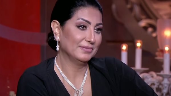 الفنانة وفاء عامر