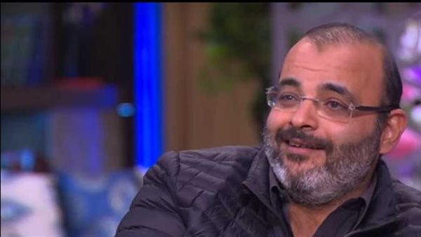 أيمن بهجت قمر 