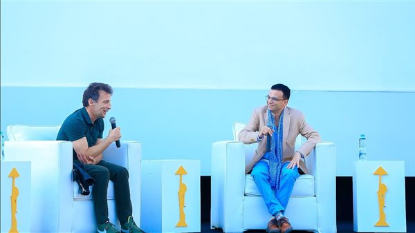 جانب من الحدث