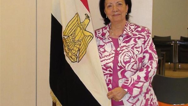 الدكتورة فوزية العشماوي