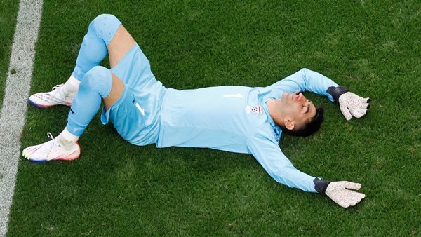 إصابة حارس إيران