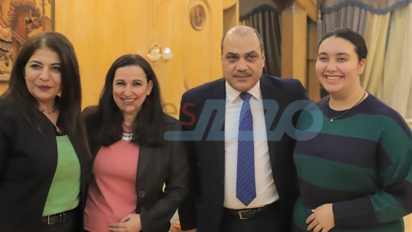 جانب من حفل التوقيع