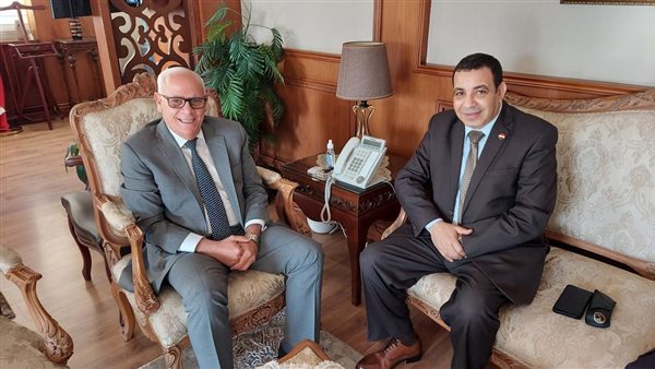 محافظ بورسعيد يستقبل