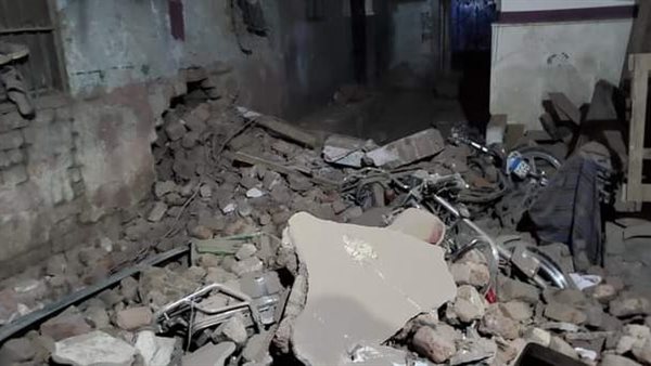 جانب من انهيار المنزل