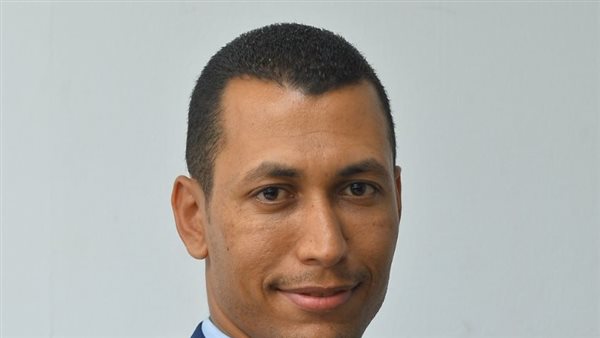 الكاتب الصحفي محمد