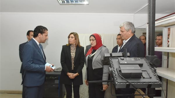  وزيرة الثقافة