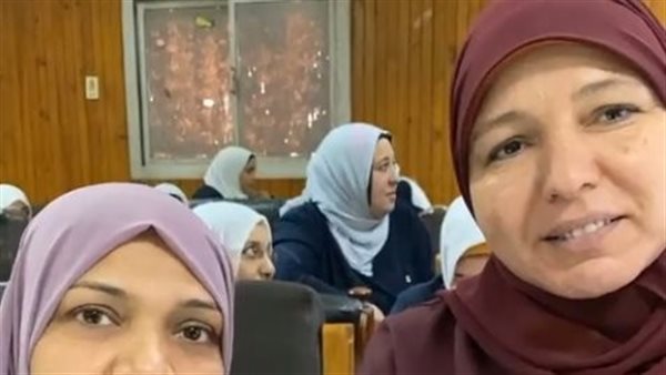 العاملات بالمستشفى