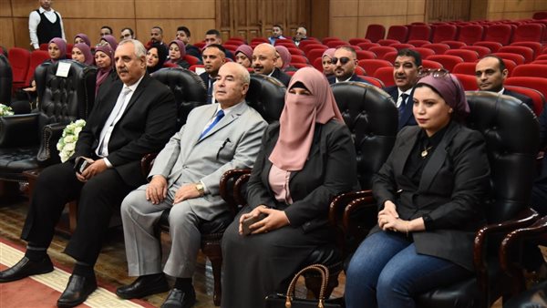 محافظ بورسعيد يلتقي