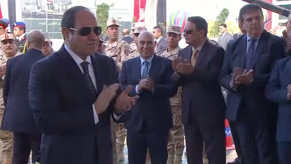 الرئيس السيسى يفتتح