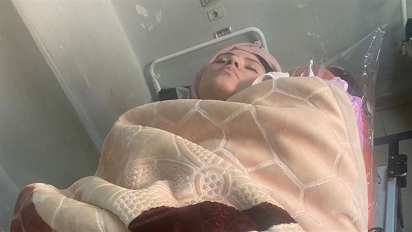 Порно қыз душта мастурбация жасайды