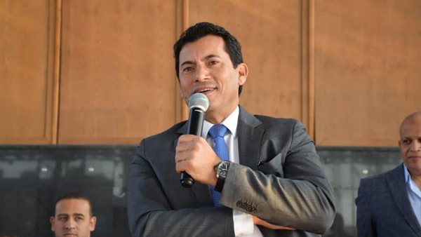  وزير الشباب