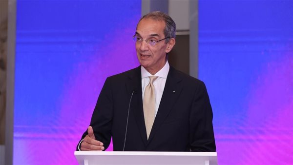 عمرو طلعت وزير الاتصالات