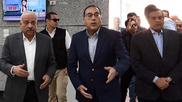 رئيس الوزراء خلال