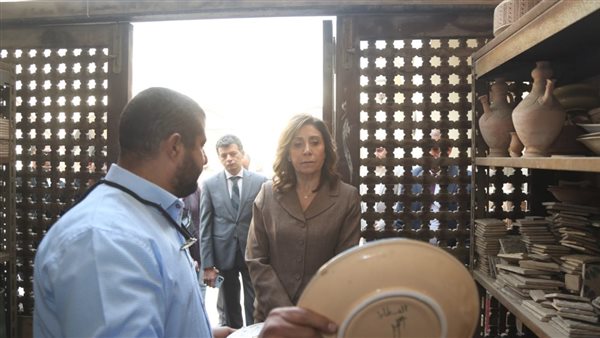 وزيرة الثقافة