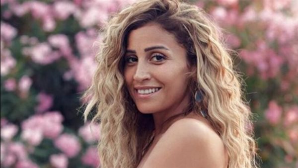  دينا الشربيني