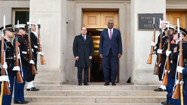 الرئيس ووزير الدفاع