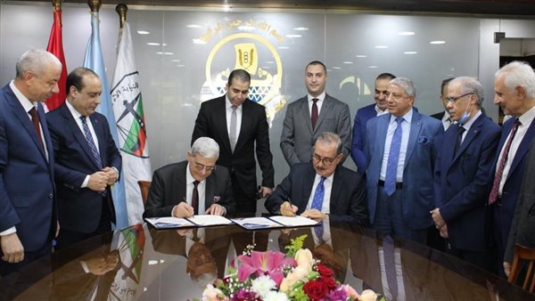 جانب من مراسم التوقيع