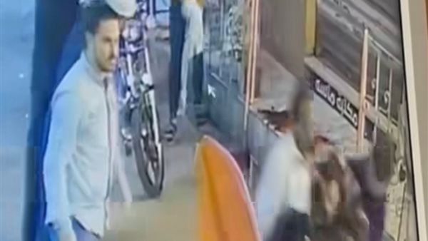 لحظات مقتل شخص في