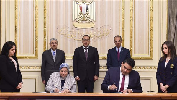 جانب من مراسم التوقيع