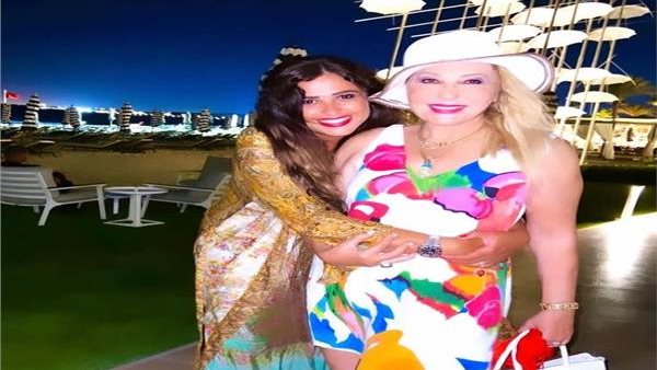 ياسمين عبد العزيز