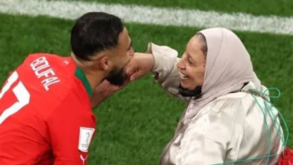 سفيان بوفال ووالدته