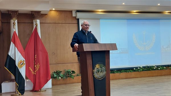 جانب من لقاء محافظ