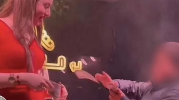 الطفل بالملهي الليلي