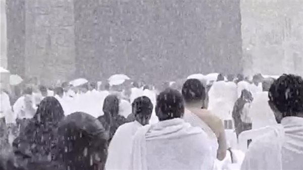 تساقط الثلوج على