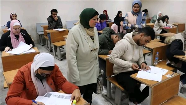 لجان امتحانات إعلام