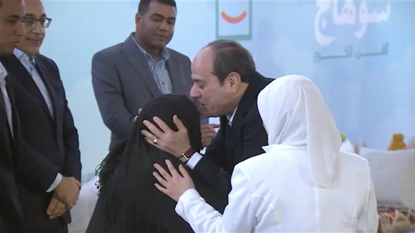 الرئيس السيسي يقبل