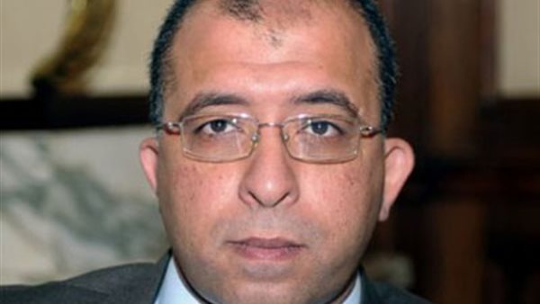 الدكتور أشرف العربي