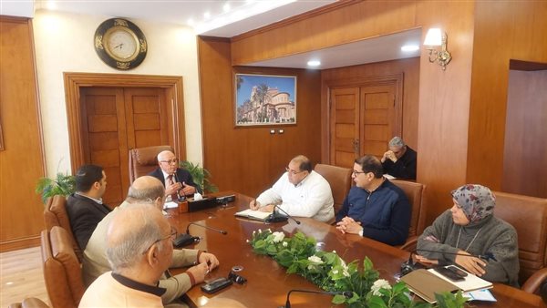 محافظ بورسعيد يلتقي