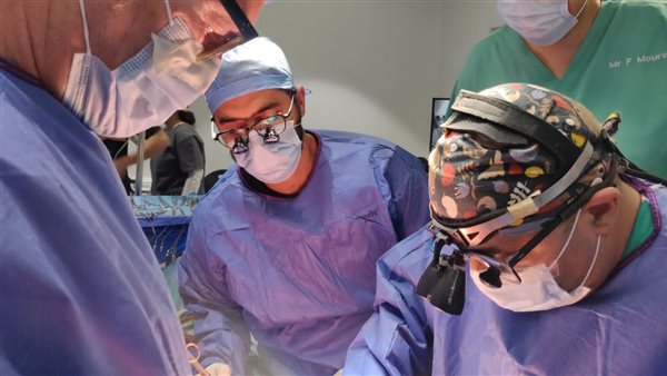 الفريق الطبي