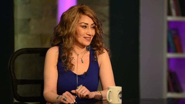  الفنانة إيناس مكي