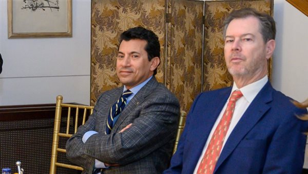  أشرف صبحي رفقة سفير