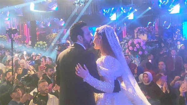 أحمد عصام وزوجته